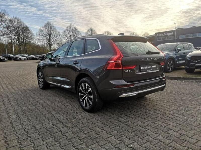 Gebraucht Volvo XC60 Plus 197 PS (144 kW) 2023 Grau SUV