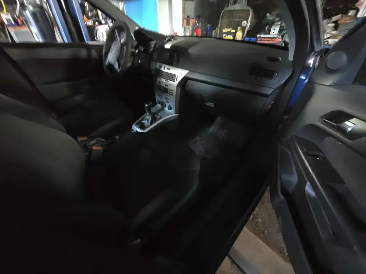 Usata Opel Astra Basis 90 CV (66 kW) 2009 Blu Utilitaria