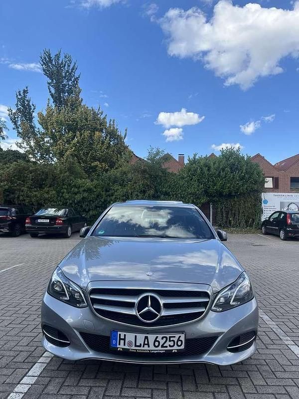 Gebraucht Mercedes E250 204 PS (150 kW) 2014 Grau Limousine