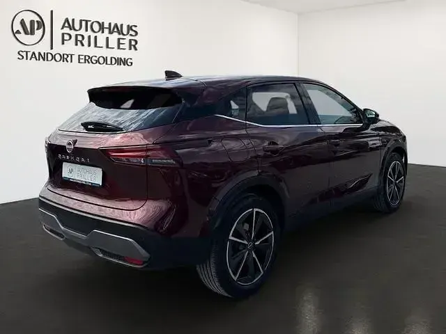 Gebraucht Nissan Qashqai Tekna 158 PS (116 kW) 2023 Burgundy SUV