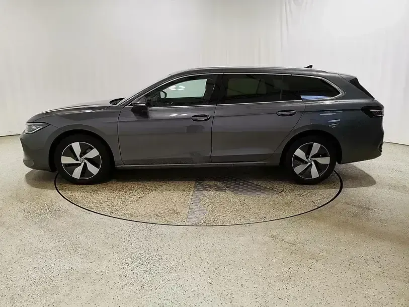 Gebraucht VW Passat Elegance 150 PS (110 kW) 2025 Diabasgrau metallic Kombi