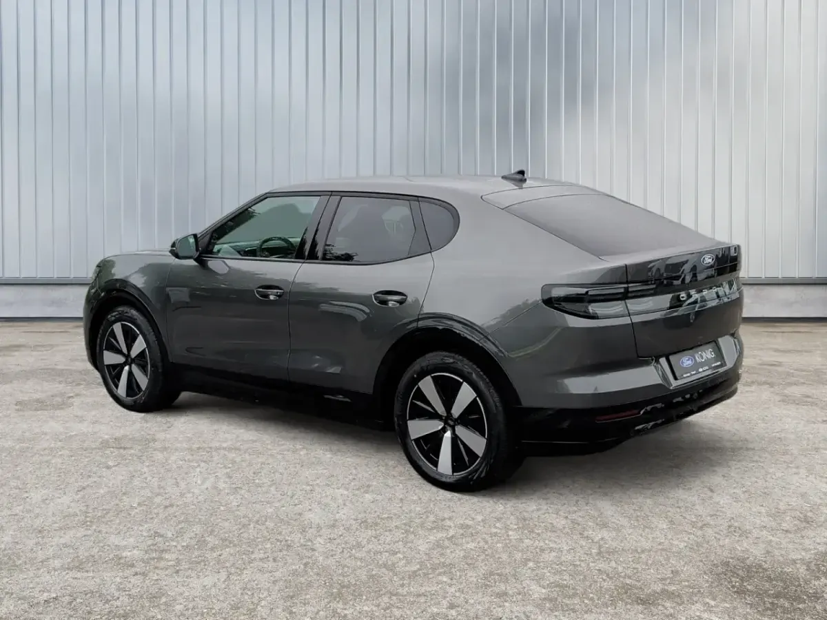 Nowe Ford Capri 210 kW (286 KM) 2026 Czarny SUV