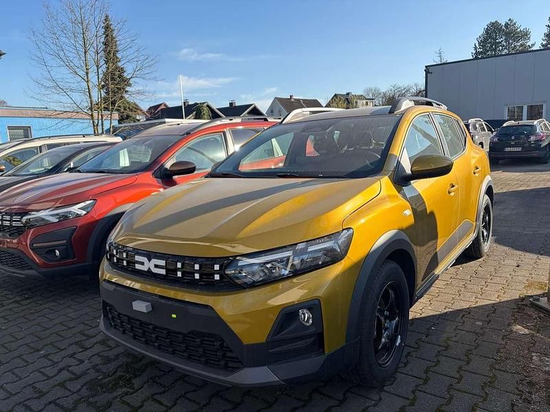 Neu Dacia Sandero Expression 67 PS (49 kW) 2026 Amber yellow Kleinwagen