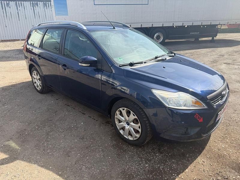 Gebraucht Ford Focus Ambiente 101 PS (74 kW) 2010 Blau Kombi