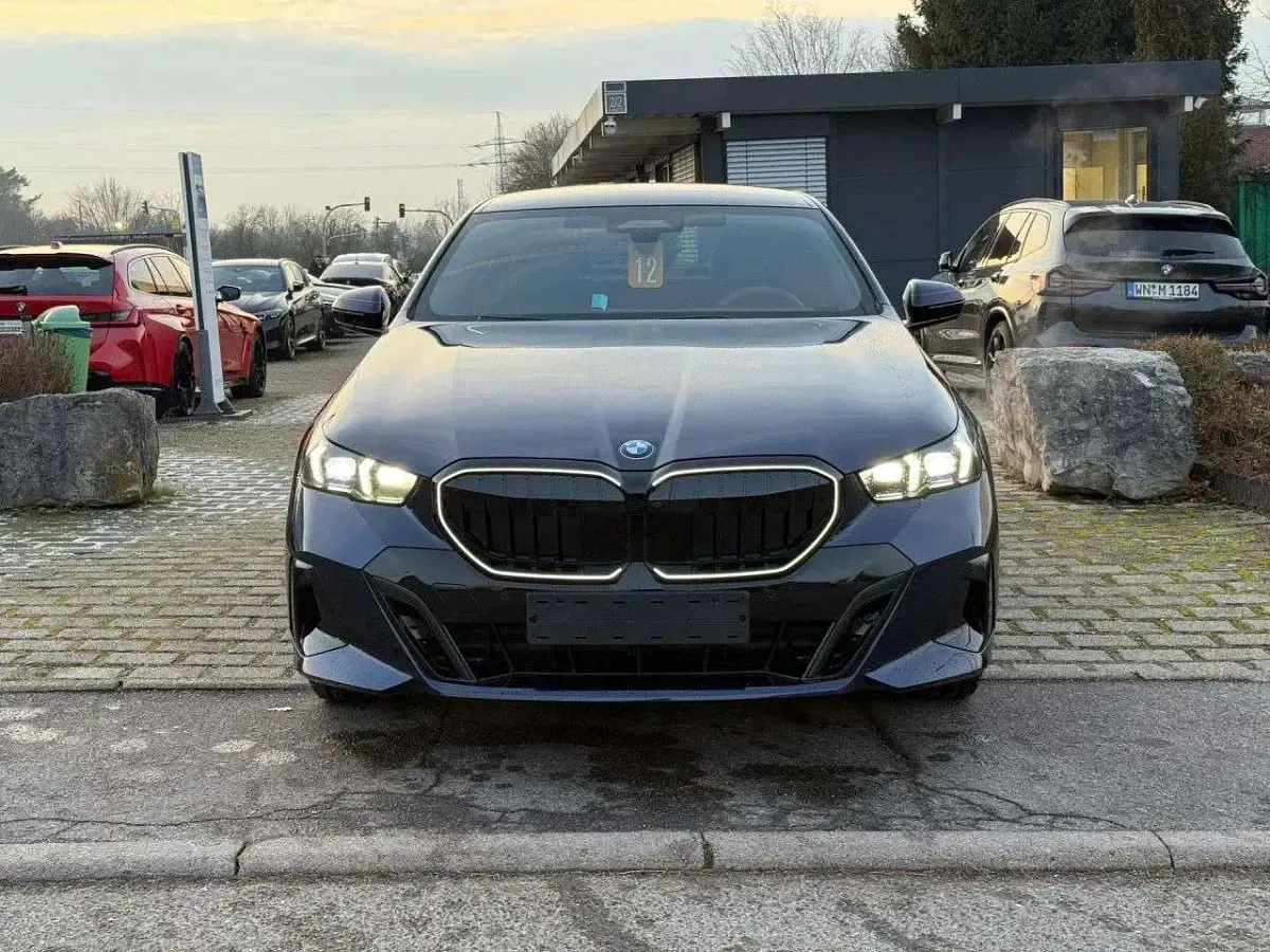 Neu BMW 540 Performance 286 PS (210 kW) 2026 Blau Limousine