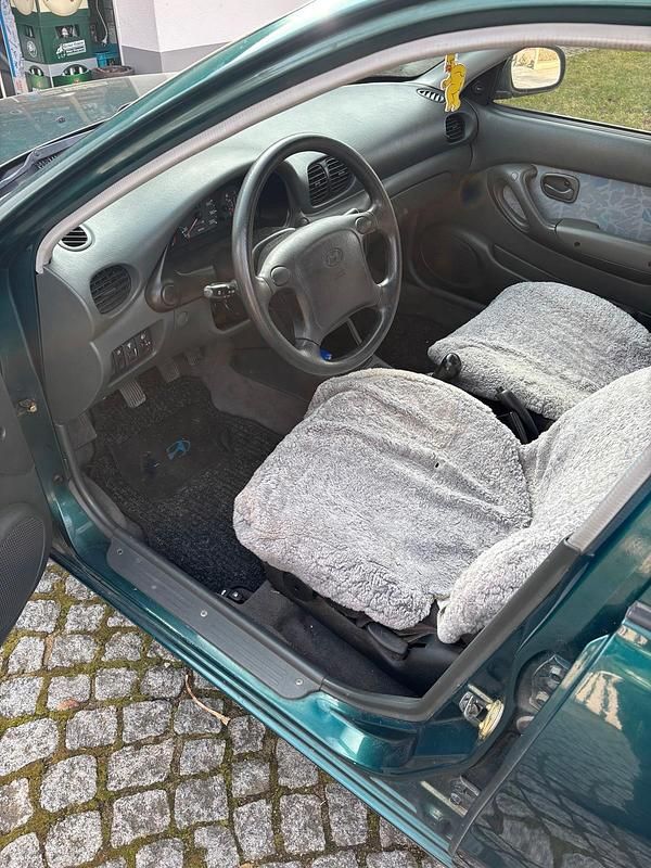 Gebraucht Hyundai Accent 75 PS (55 kW) 1996 Grün Limousine