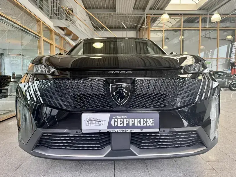 Gebraucht Peugeot 5008 Allure 145 PS (106 kW) 2025 Schwarz SUV