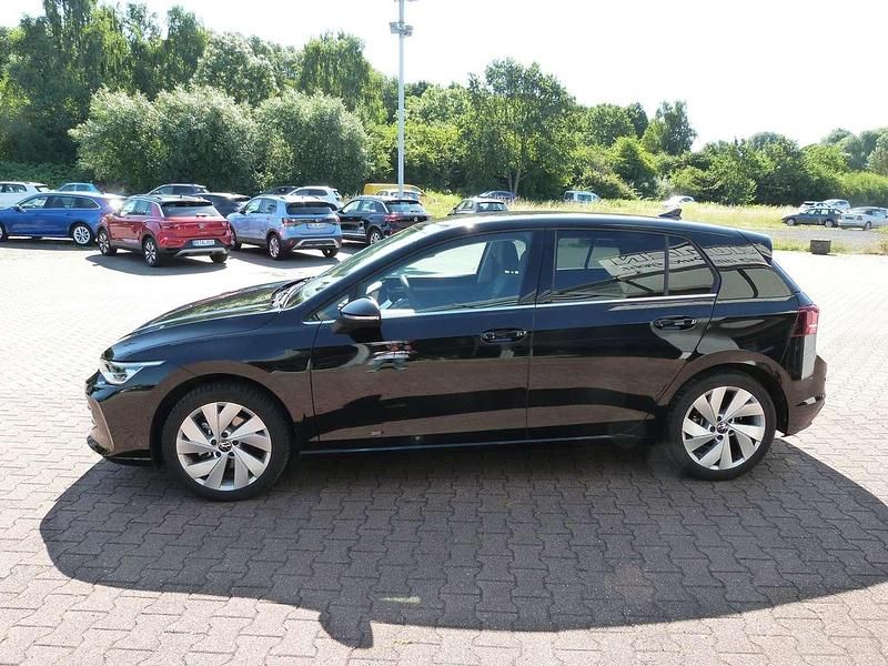 Gebraucht VW Golf VIII Style 150 PS (110 kW) 2024 Grenadilschwarz metallic Limousine