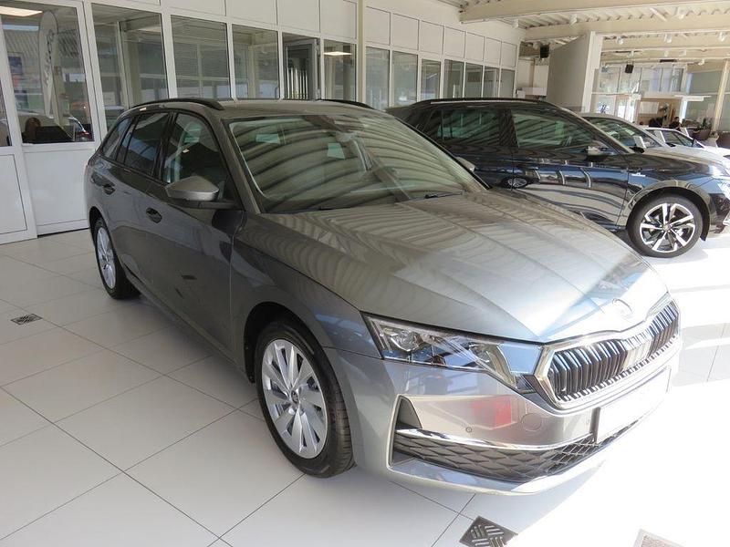Grau Neu 2025 Skoda Octavia Selection Kombi | 34.970 € (Etwas zu teuer) - Bild 1/4