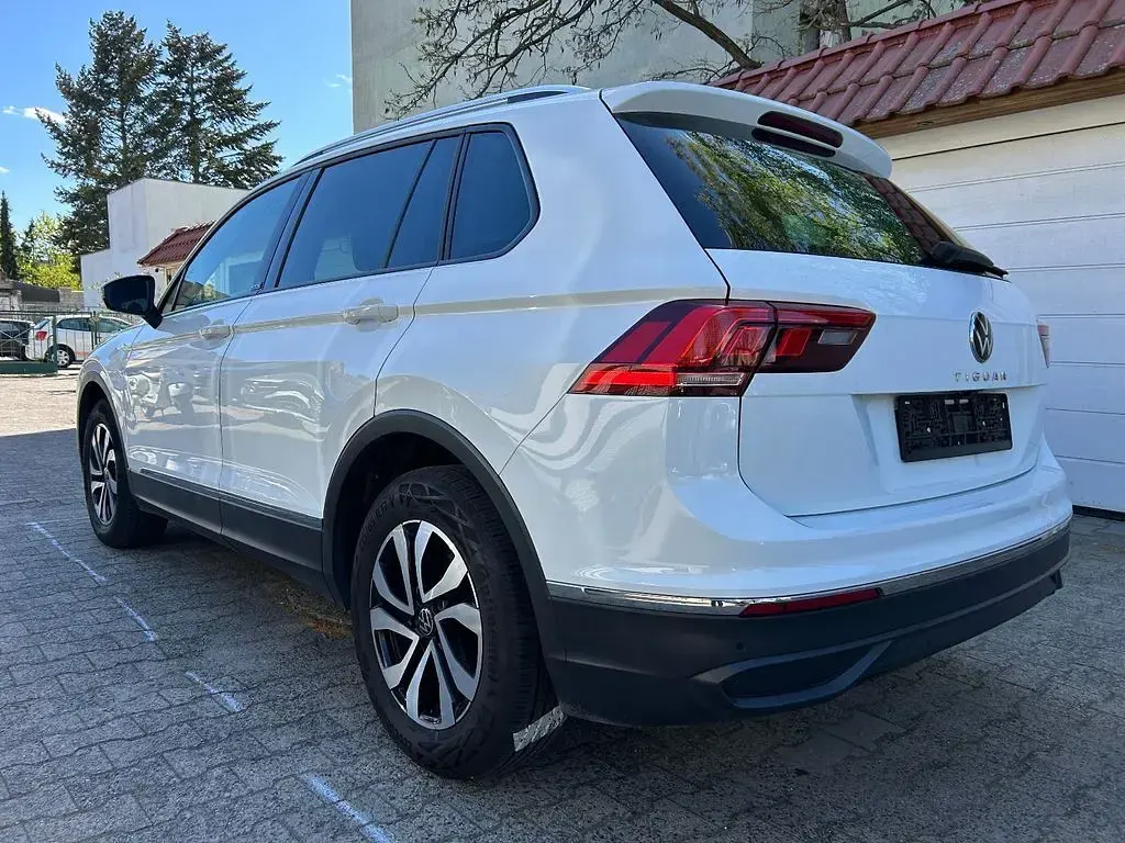 Second-hand VW Tiguan Active 150 CP (110 kW) 2022 Alb SUV