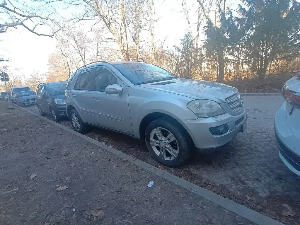 Gebraucht Mercedes ML320 224 PS (164 kW) 2006 Silber SUV
