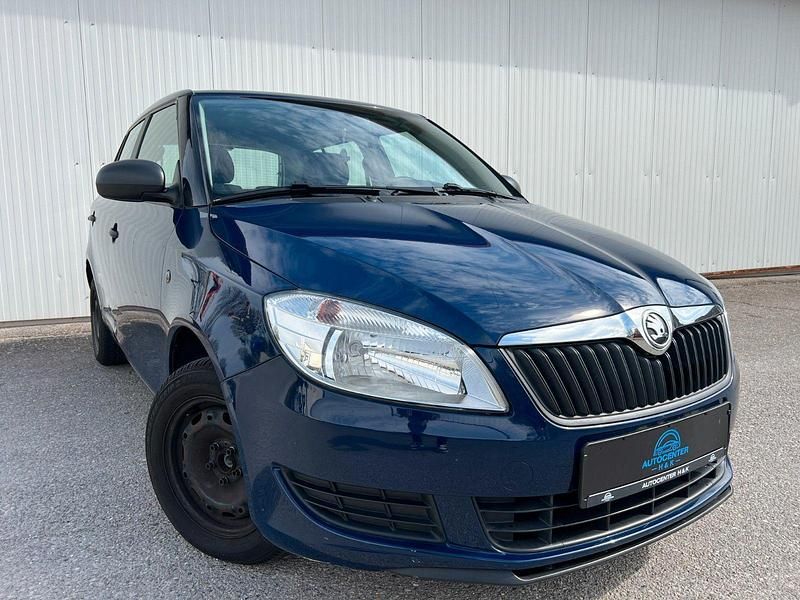 Gebraucht Skoda Fabia Active 60 PS (44 kW) 2014 Blau Kleinwagen