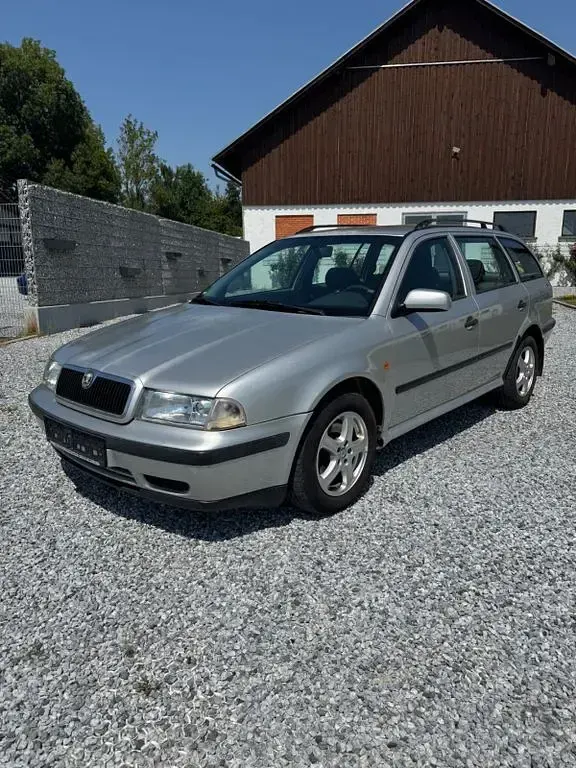 Gebraucht Skoda Octavia 116 PS (85 kW) 2000 Silber Limousine
