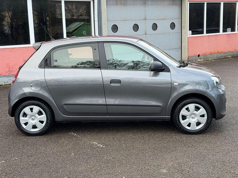 Gebraucht Renault Twingo Life 69 PS (50 kW) 2018 Grau Kleinwagen
