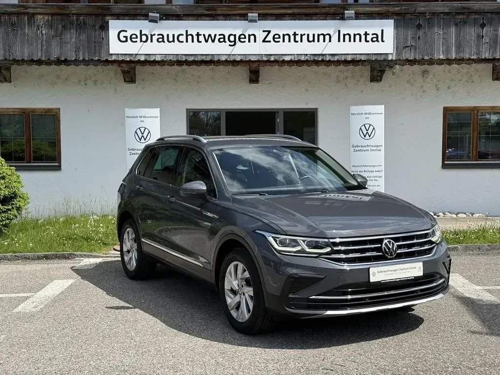 Używany VW Tiguan Elegance 150 KM (110 kW) 2022 Szary SUV
