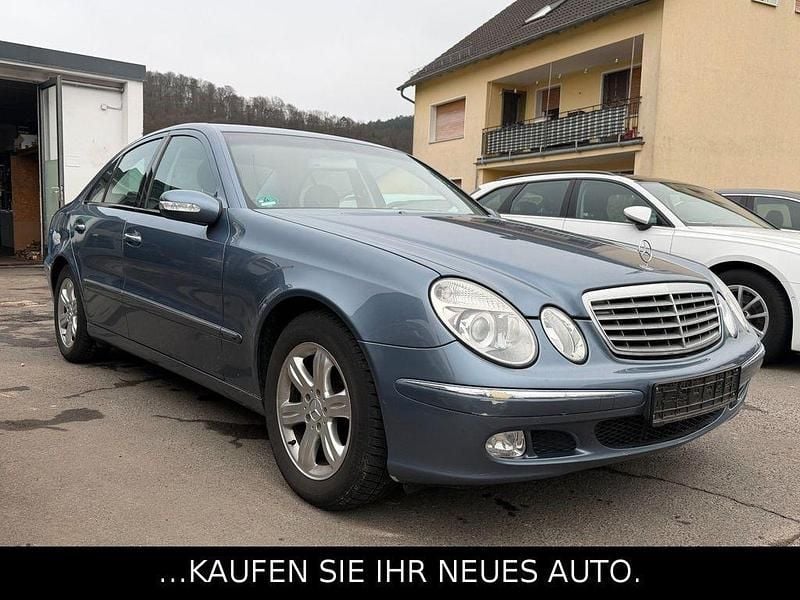 Gebraucht Mercedes E200 163 PS (119 kW) 2004 Blau Limousine