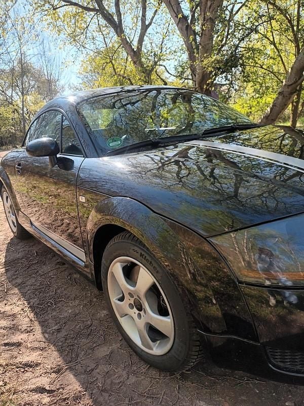 Second-hand Audi TT 180 CP (132 kW) 2004 Negru Coupe