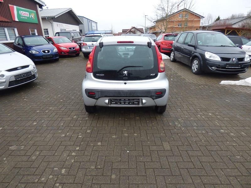 Gebraucht Peugeot 107 68 PS (50 kW) 2009 Grau Kleinwagen
