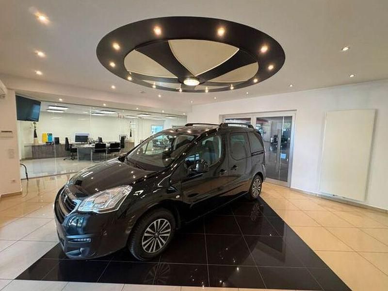 Schwarz Gebraucht 2016 Peugeot Partner Van / Kleinbus | 7.700 € (Guter Preis) - Bild 1/4