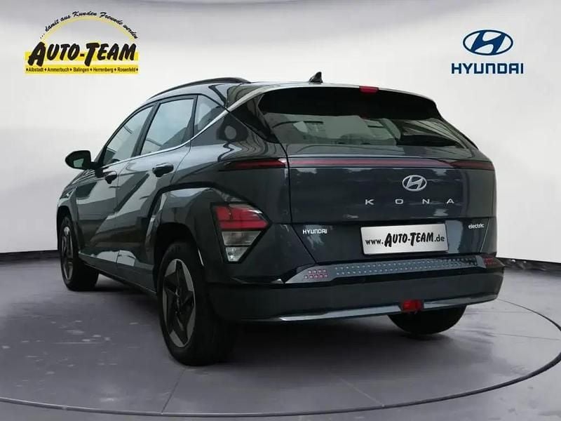 Gebraucht Hyundai Kona Advantage 114 kW (156 PS) 2024 Ecotronic grey mineraleffekt SUV