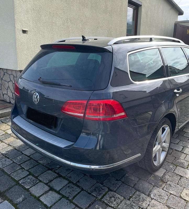 Gebraucht VW Passat 170 PS (125 kW) 2012 Grau Kombi