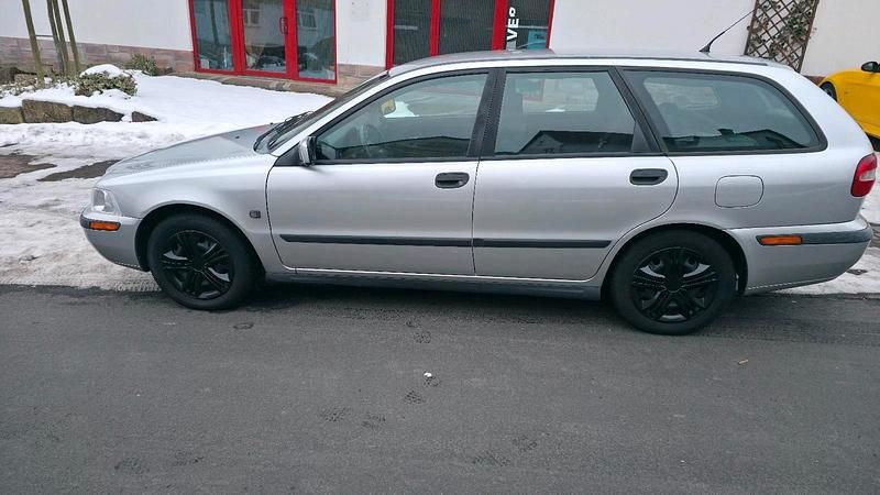 Gebraucht Volvo V40 115 PS (84 kW) 2004 Grau Limousine