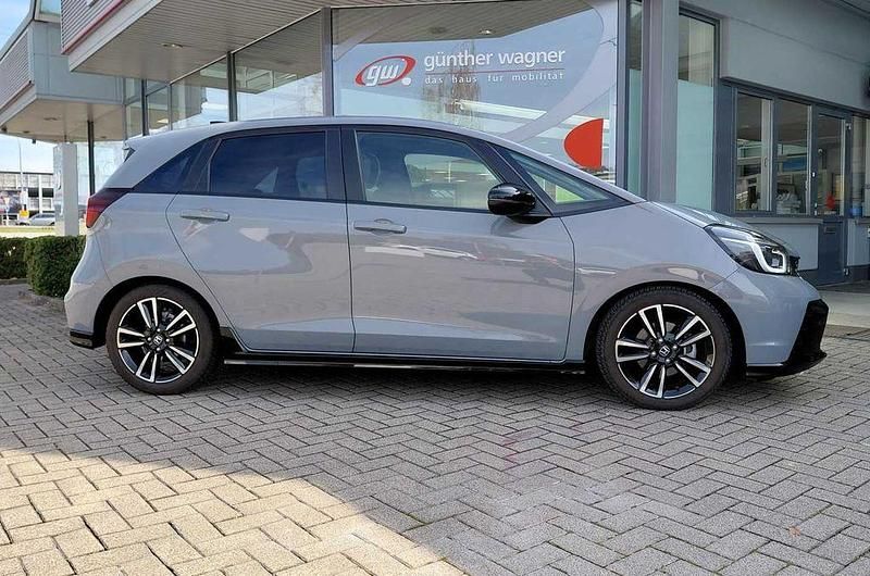 Gebraucht Honda Jazz Advance 107 PS (78 kW) 2024 Urban grey p. Kleinwagen