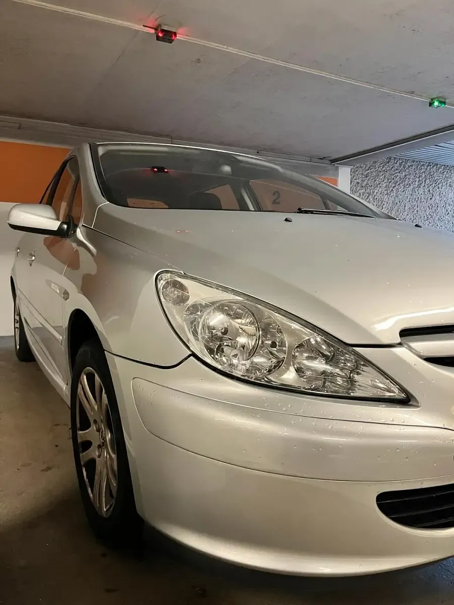 Gebraucht Peugeot 307 109 PS (80 kW) 2005 Silber Limousine