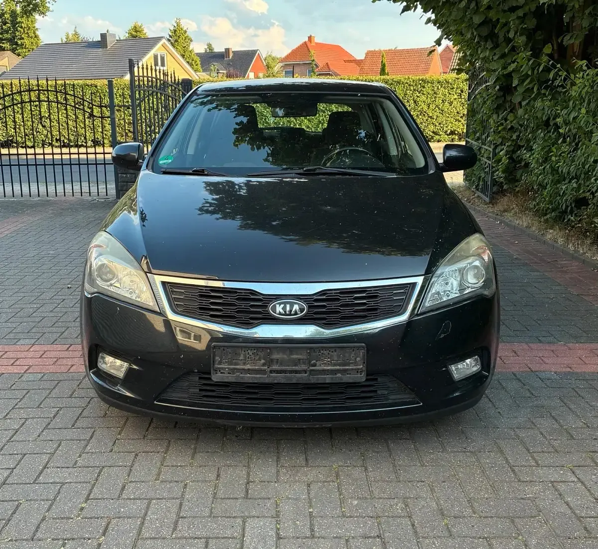 Gebraucht Kia Ceed 90 PS (66 kW) 2010 Schwarz Kleinwagen