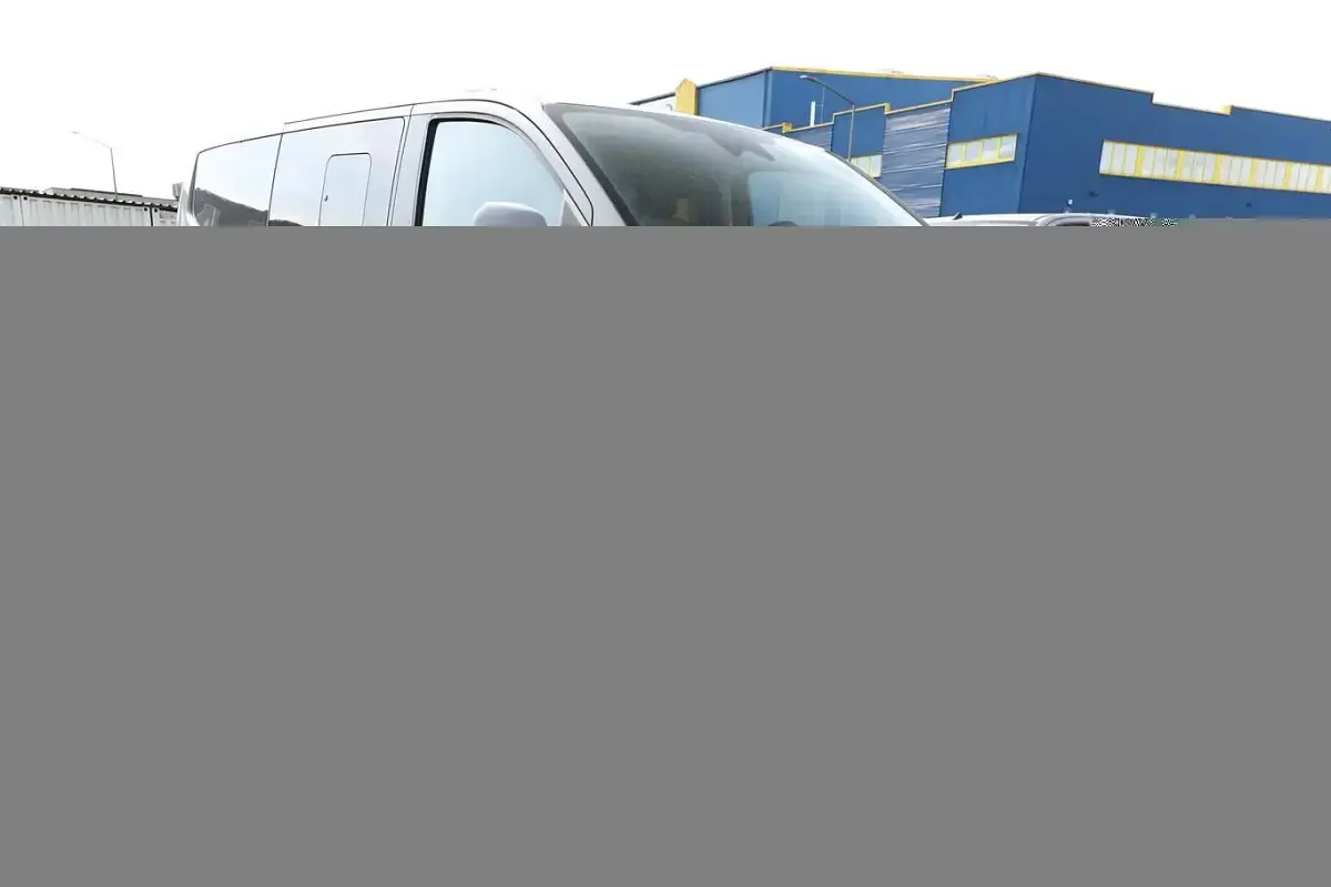Neu VW Caravelle Style 150 PS (110 kW) 2026 Stone grey Van