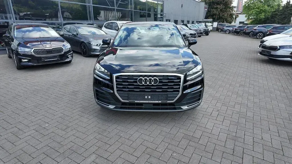 Gebraucht Audi Q2 Basis 116 PS (85 kW) 2019 Brillantschwarz SUV
