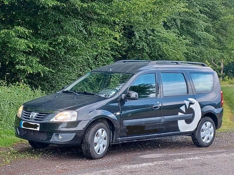 Schwarz Gebraucht 2010 Dacia Logan MCV Lauréate Kombi | 2.650 € (Fairer Preis) - Bild 1/4