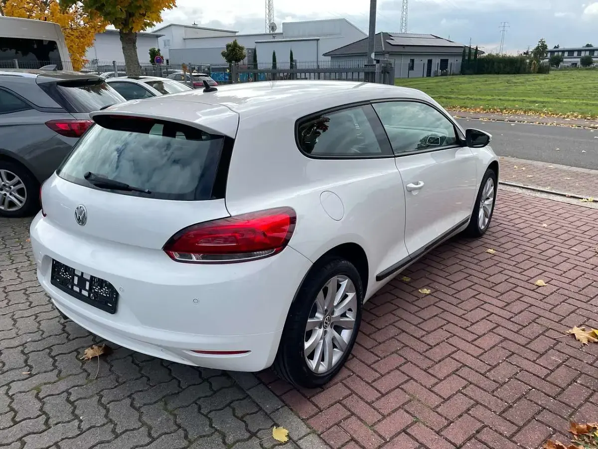 Gebraucht VW Scirocco 122 PS (89 kW) 2009 Weiß Coupé