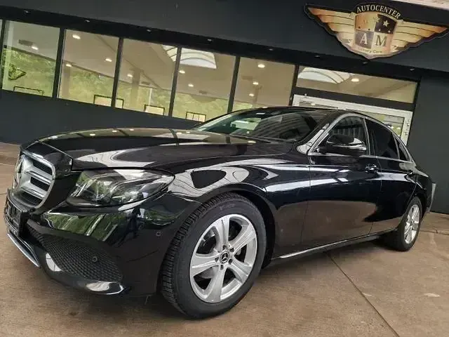 Gebraucht Mercedes E220 Avantgarde 194 PS (142 kW) 2017 Schwarz Limousine