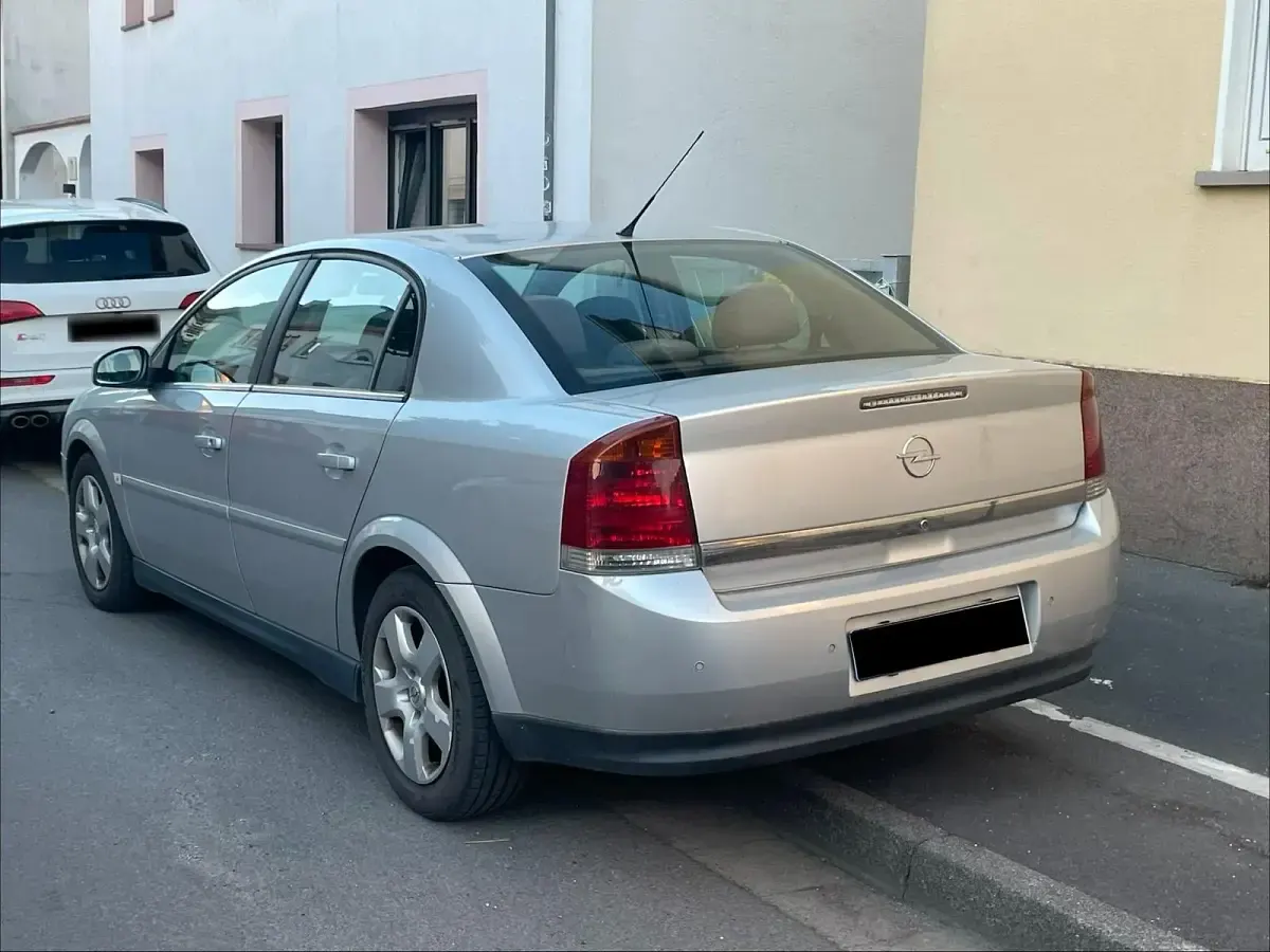 Gebraucht Opel Vectra 147 PS (108 kW) 2004 Silber Limousine