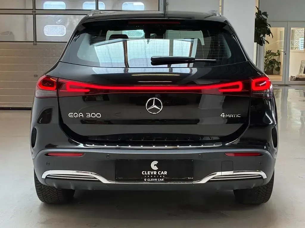 Gebraucht Mercedes EQA300 AMG line 167 kW (228 PS) 2023 Schwarz SUV