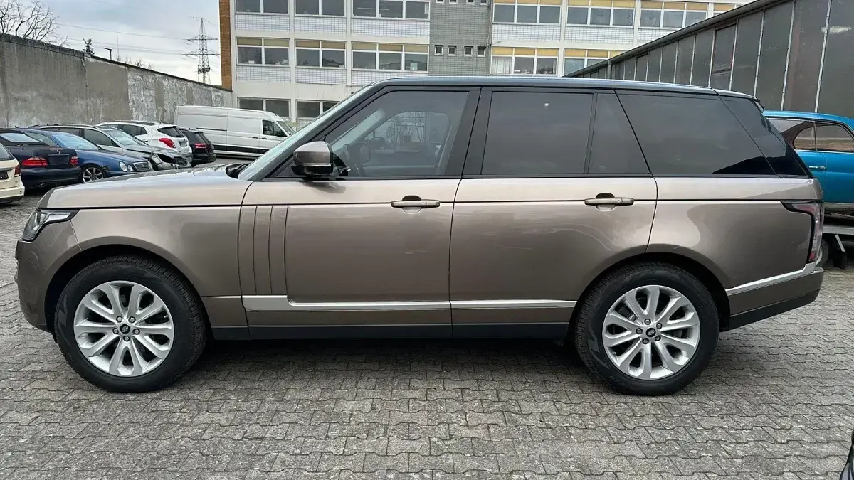 Gebraucht Land Rover Range Rover Vogue 258 PS (189 kW) 2015 Gold SUV
