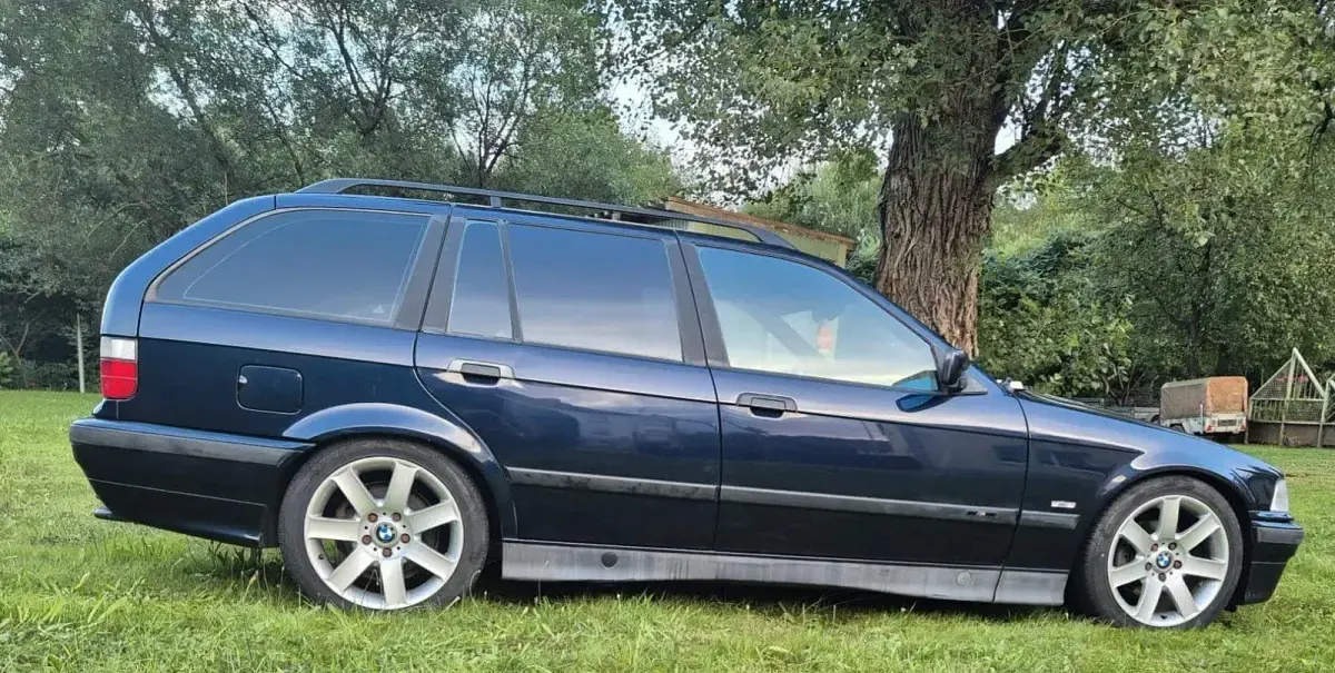Gebraucht BMW 320 Basis 150 PS (110 kW) 1998 Blau Kombi