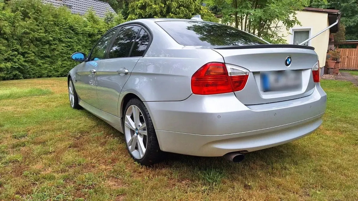 Gebraucht BMW 318 129 PS (94 kW) 2007 Silber Limousine