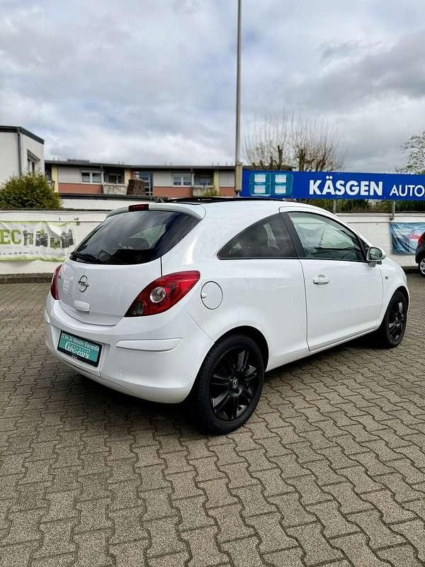 Gebraucht Opel Corsa Innovation 80 PS (58 kW) 2009 Casabl/arctic/eisweiss/kaolin Kleinwagen
