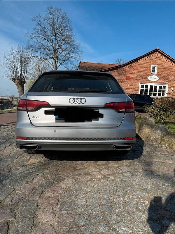 Gebraucht Audi A4 190 PS (139 kW) 2018 Silber Kombi