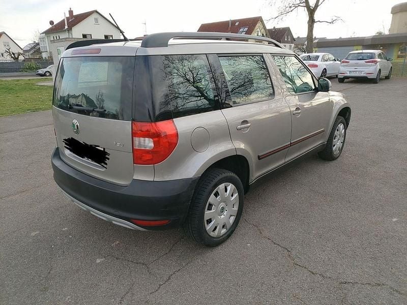 Gebraucht Skoda Yeti 105 PS (77 kW) 2013 Grau SUV