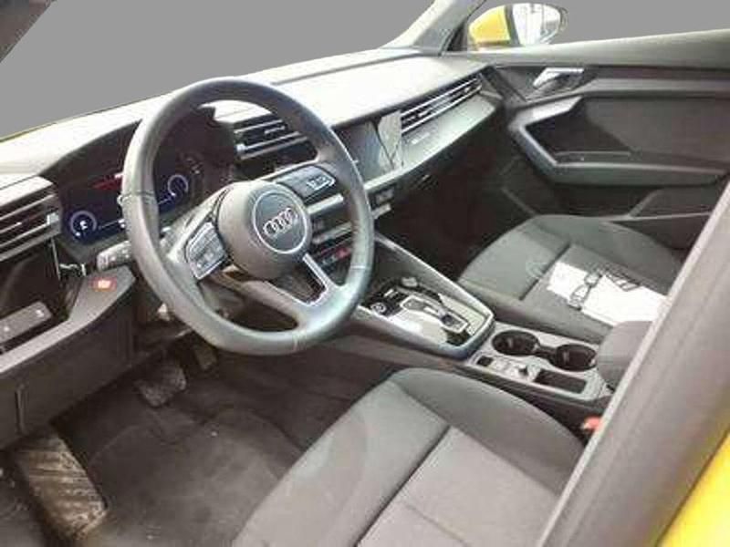 Gebraucht Audi A3 Ambiente 150 PS (110 kW) 2025 Pythongelb metallic Limousine