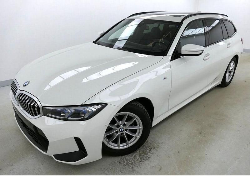 Alpinweiss 3 Gebraucht 2024 BMW 318 M Sport Kombi | 34.290 € (Guter Preis) - Bild 1/4
