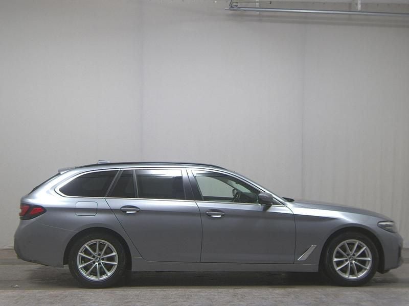 Gebraucht BMW 520 190 PS (139 kW) 2022 Grau Kombi