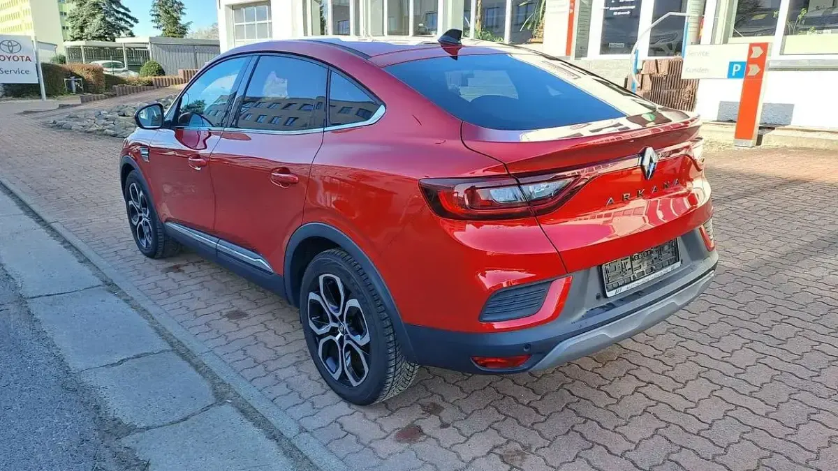 Gebraucht Renault Arkana Techno 140 PS (102 kW) 2023 Dezirrot metallic SUV