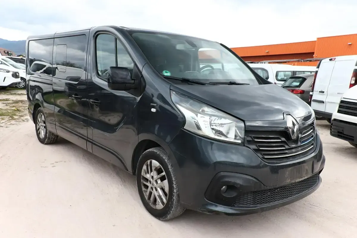 Gebraucht Renault Trafic 145 PS (106 kW) 2018 Grau comet metallic Van / Kleinbus