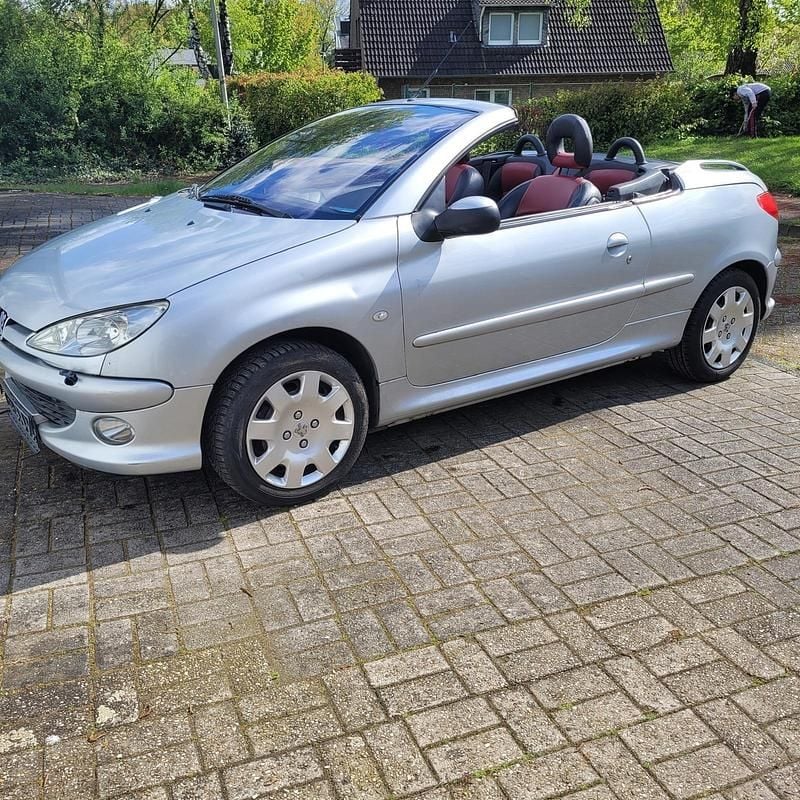 Grau Gebraucht 2002 Peugeot 206 Cabrio | 800 € (Guter Preis) - Bild 1/4