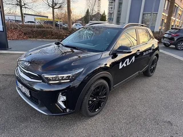 Aurora schwarz metallic Gebraucht 2024 Kia Stonic Platinum SUV | 26.900 € (Etwas zu teuer) - Bild 1/4