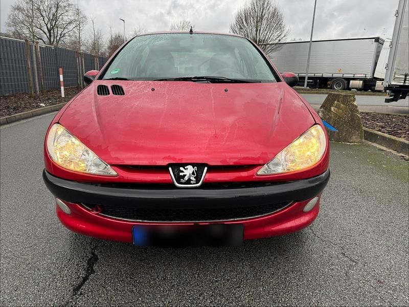 Gebraucht Peugeot 206 75 PS (55 kW) 2003 Rot Kleinwagen